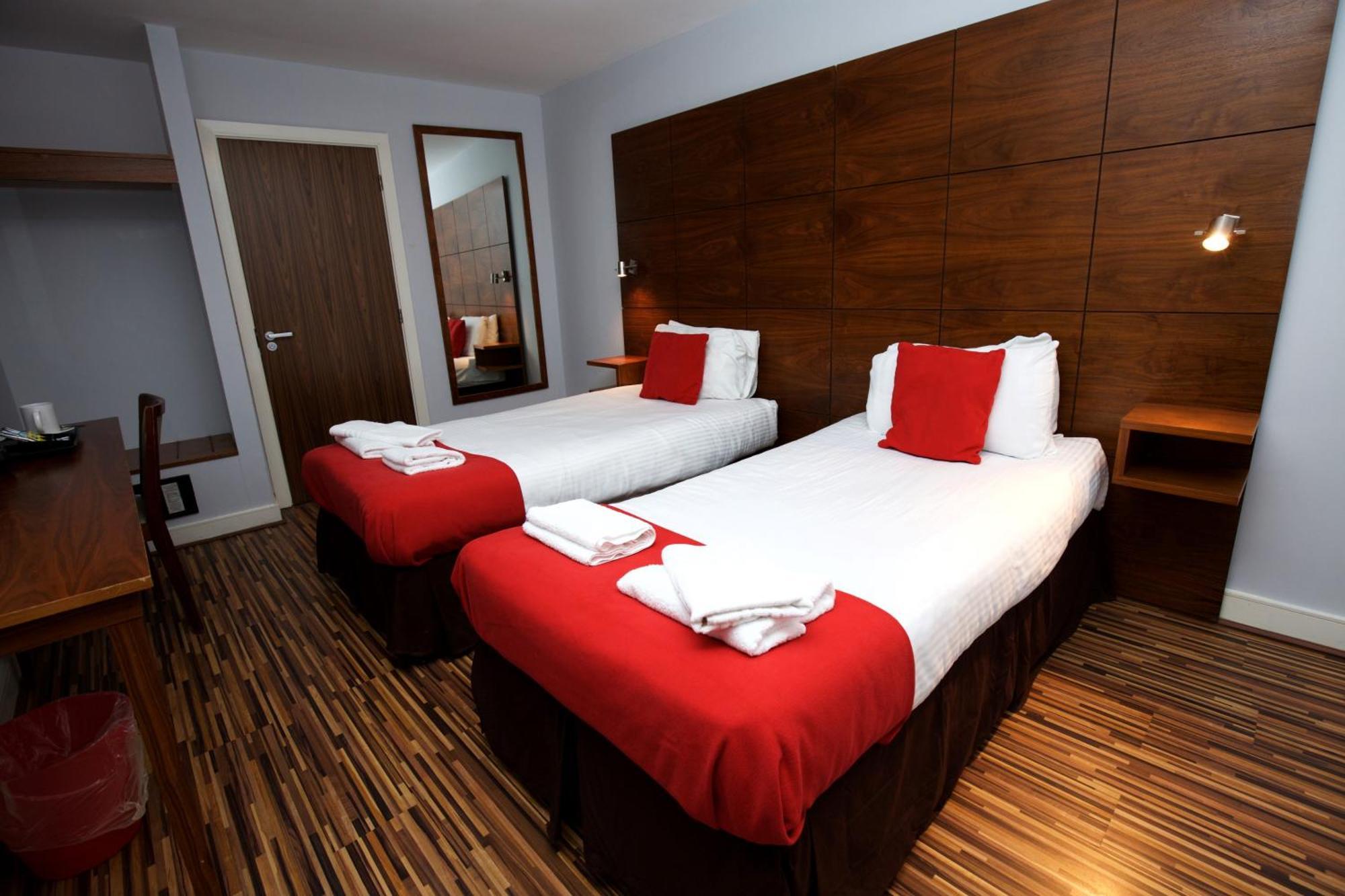 Twin Room No Window