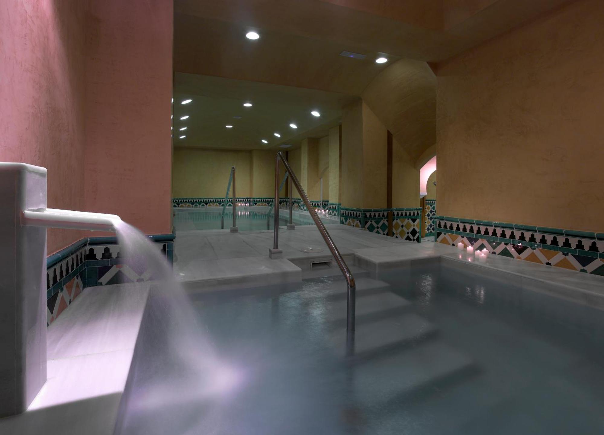 Double or Twin Room with Spa Access,942520472:JPEG