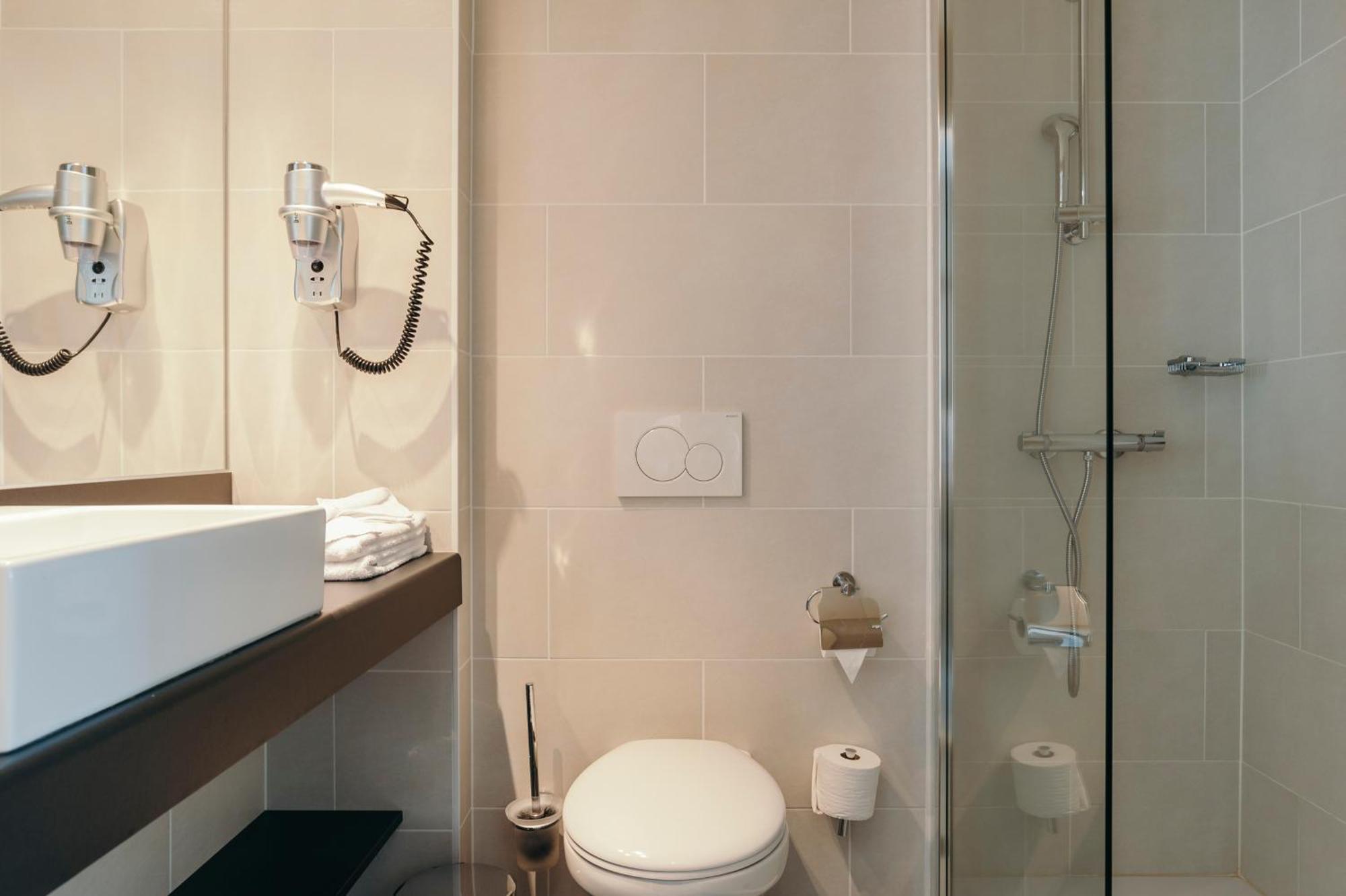 Queen Room,701993656:JPEG