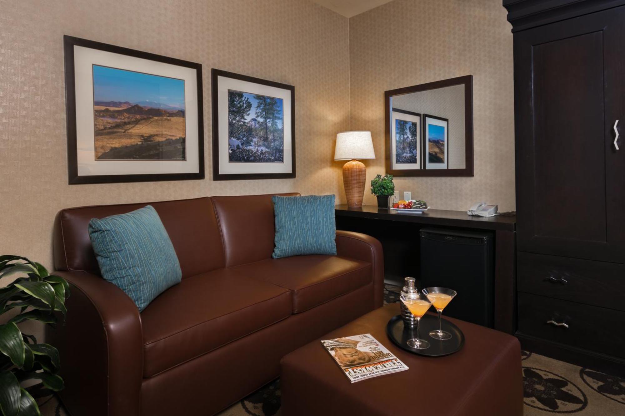 Queen Suite,702982636:JPEG