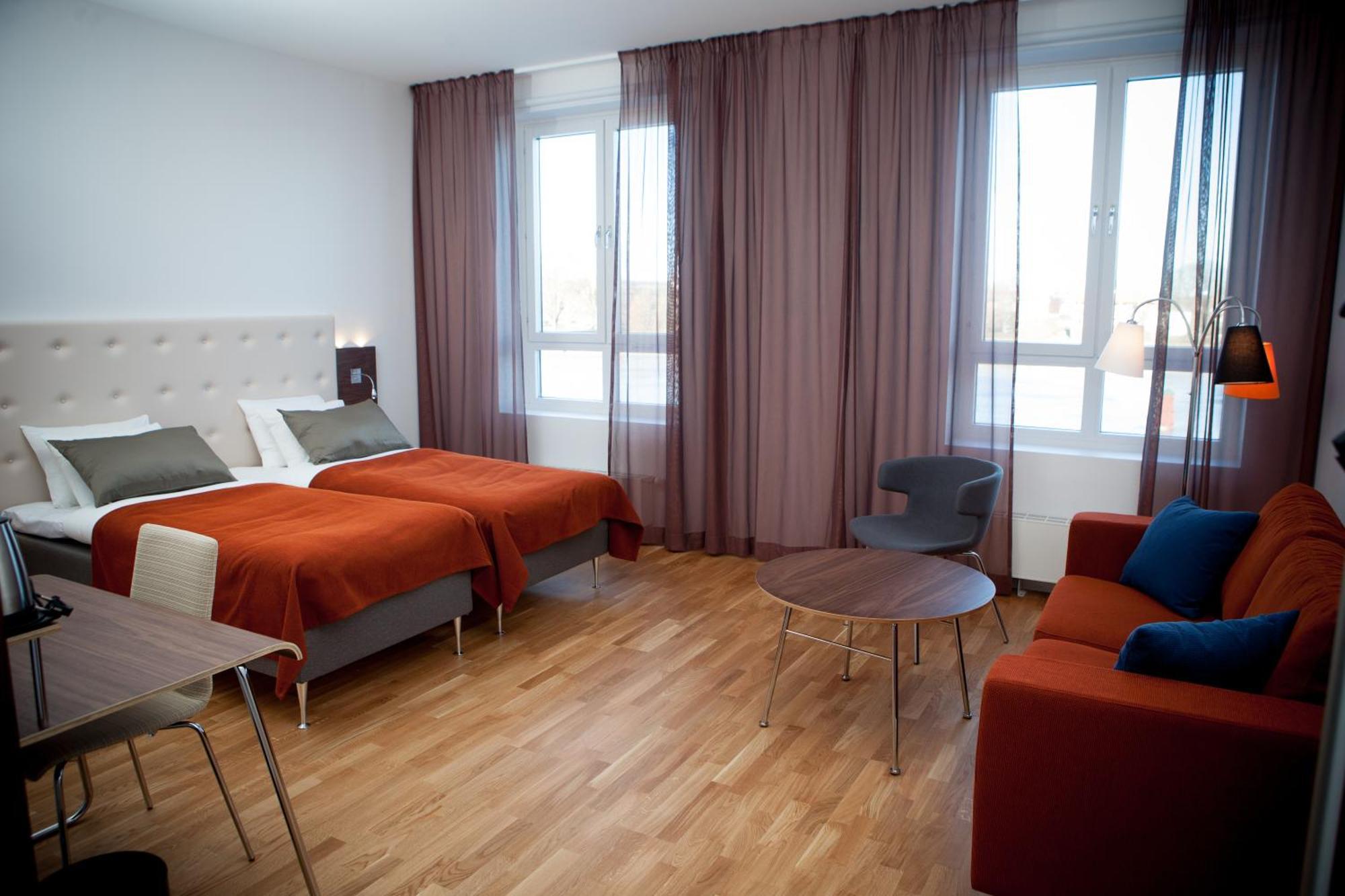 Twin Junior Suite with Sofa Bed and Sea View - Non-Smoking