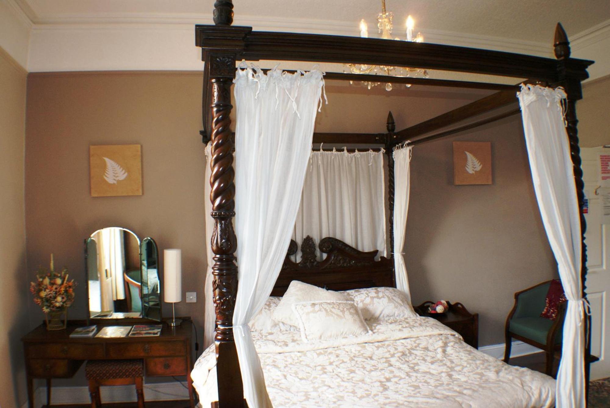 Double Room with Four Poster Bed