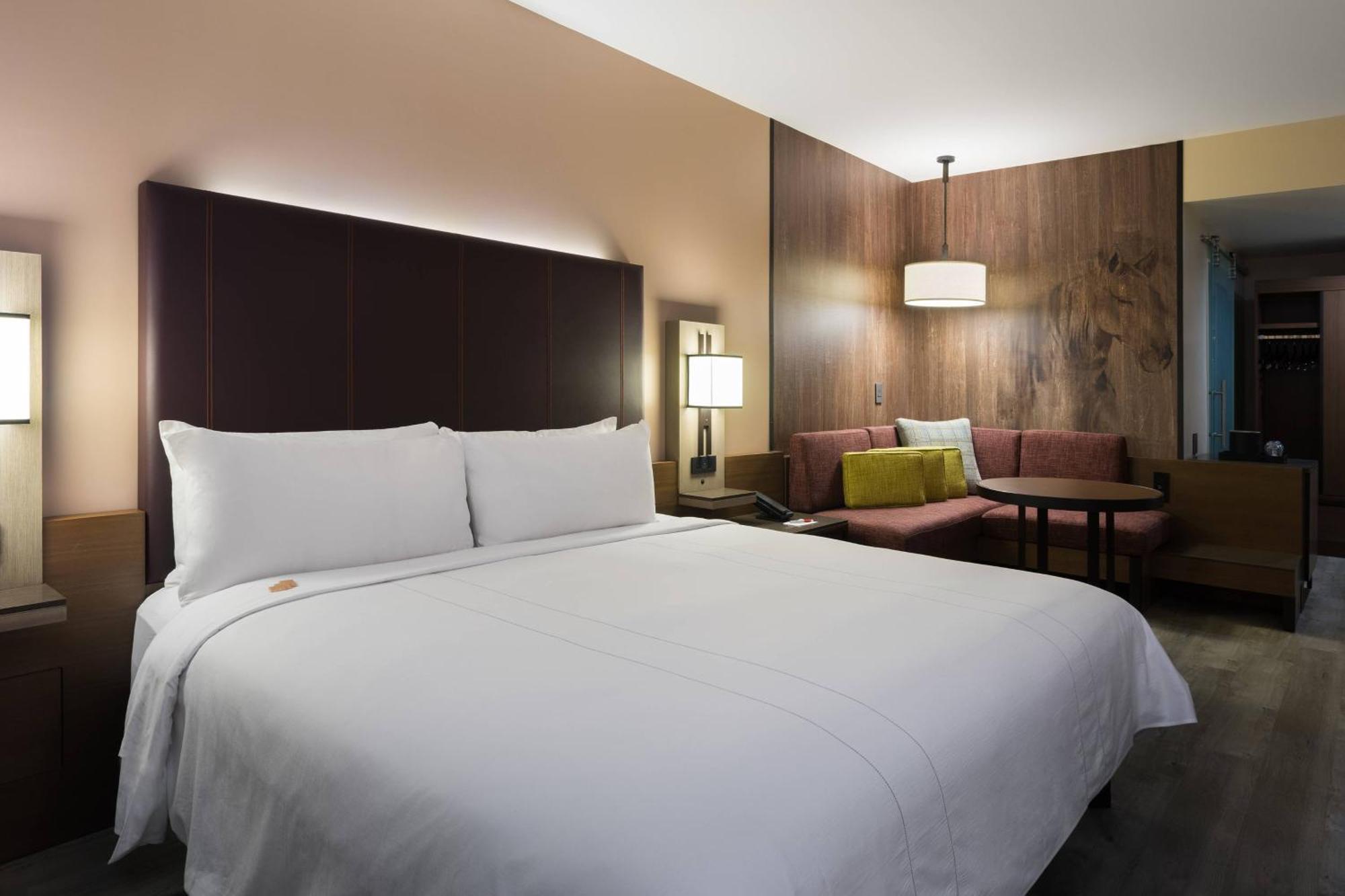 King or Queen Room with Balcony,1350845536:JPEG