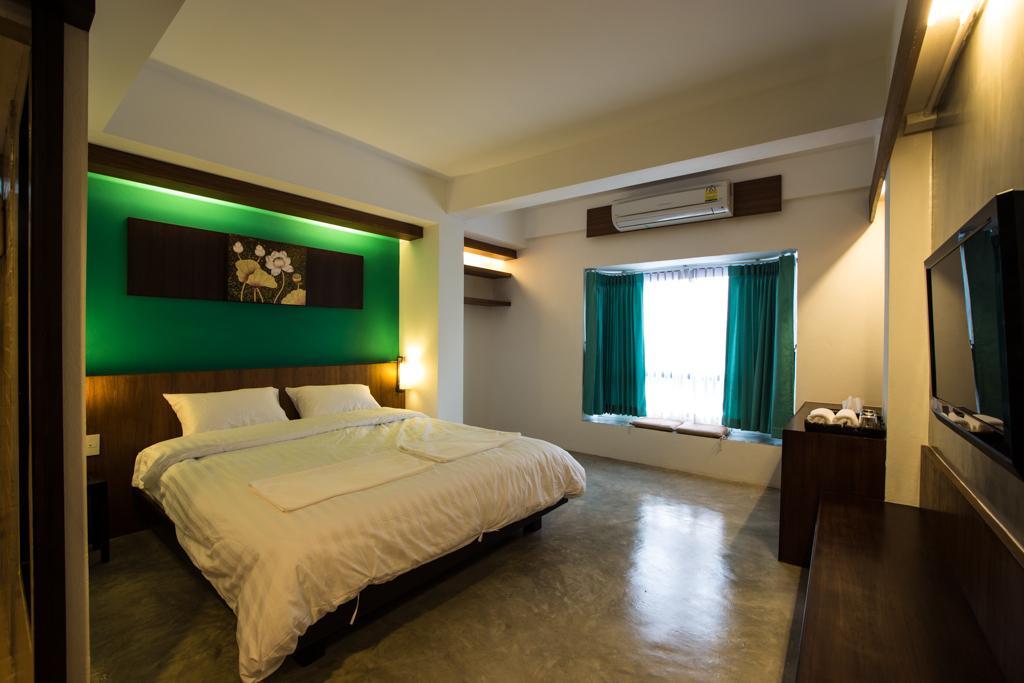 Deluxe Double Room with River View,70493996:JPEG