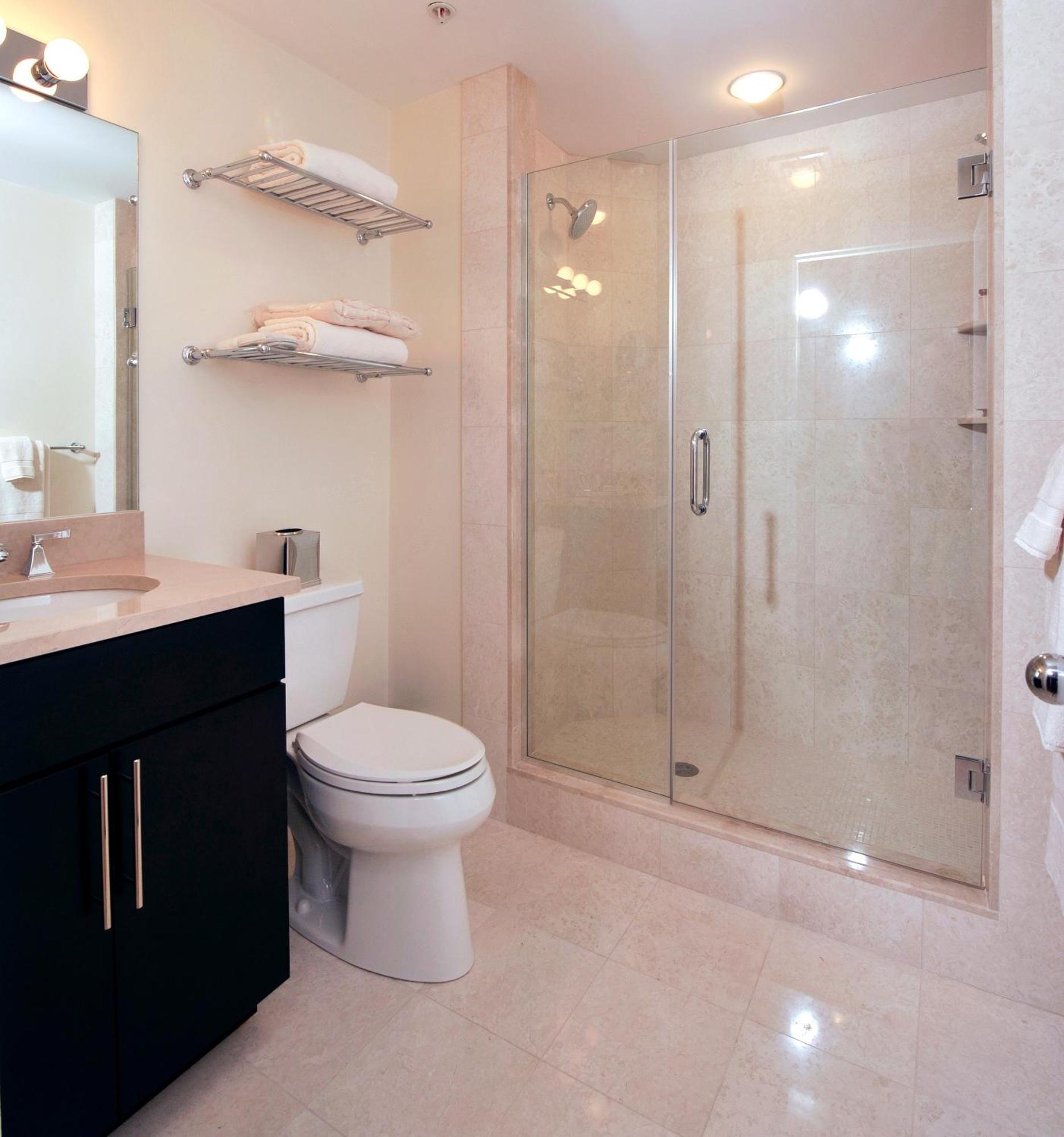 Two-Bedroom Suite,704246929:JPEG