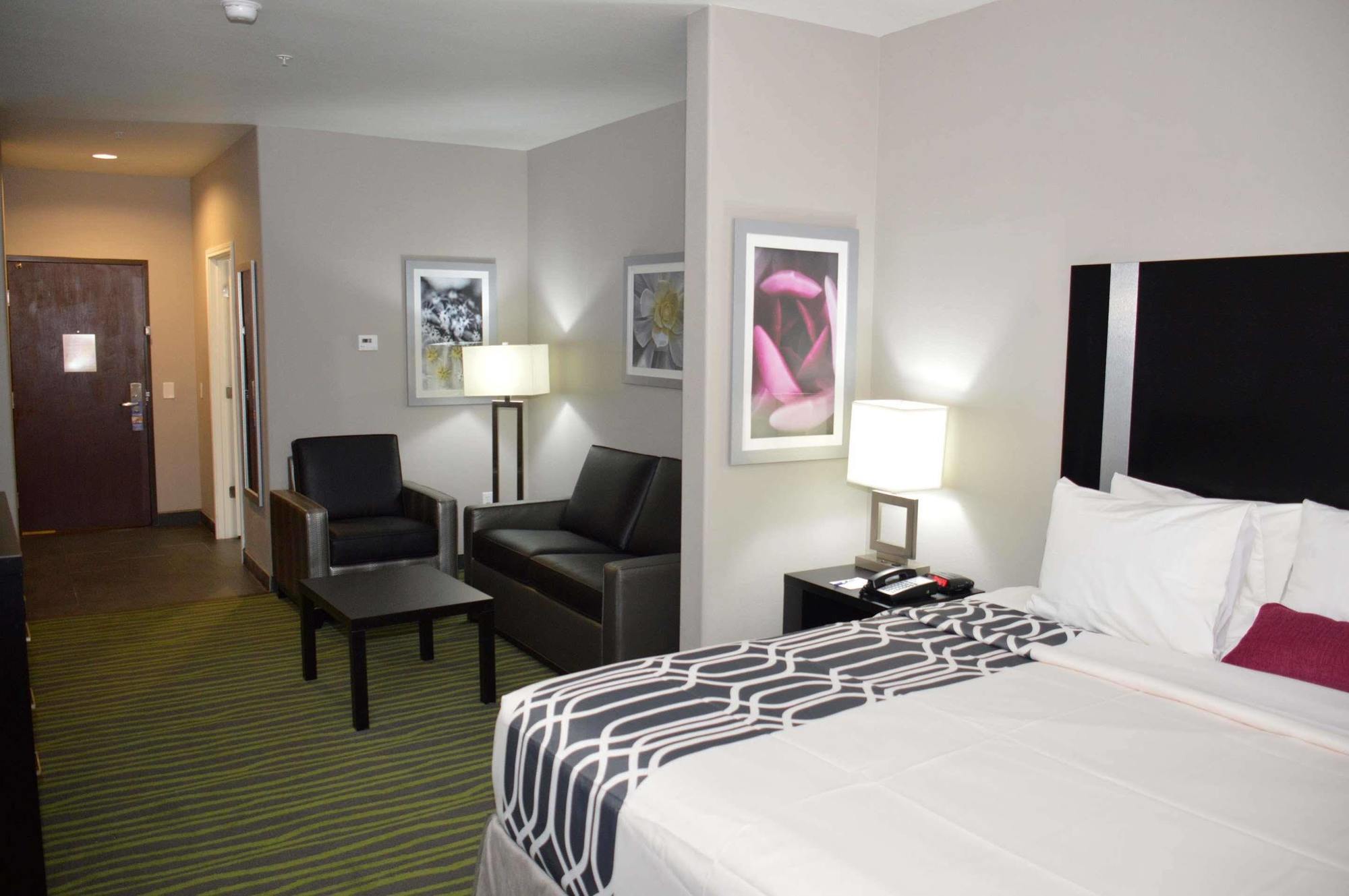 King Suite with Sofa Bed - Non-Smoking