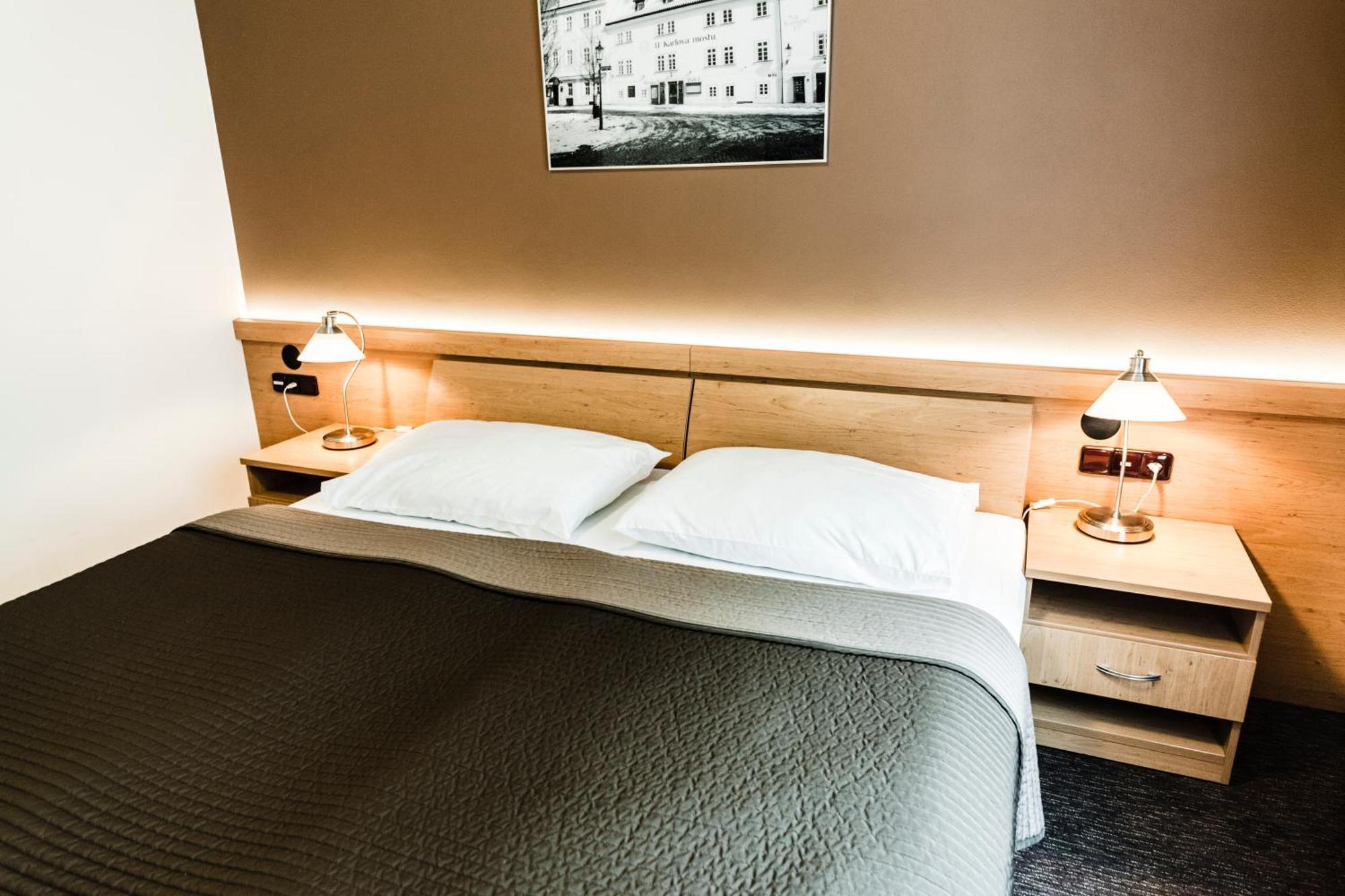 Double or Twin Room with City View,706894807:JPEG