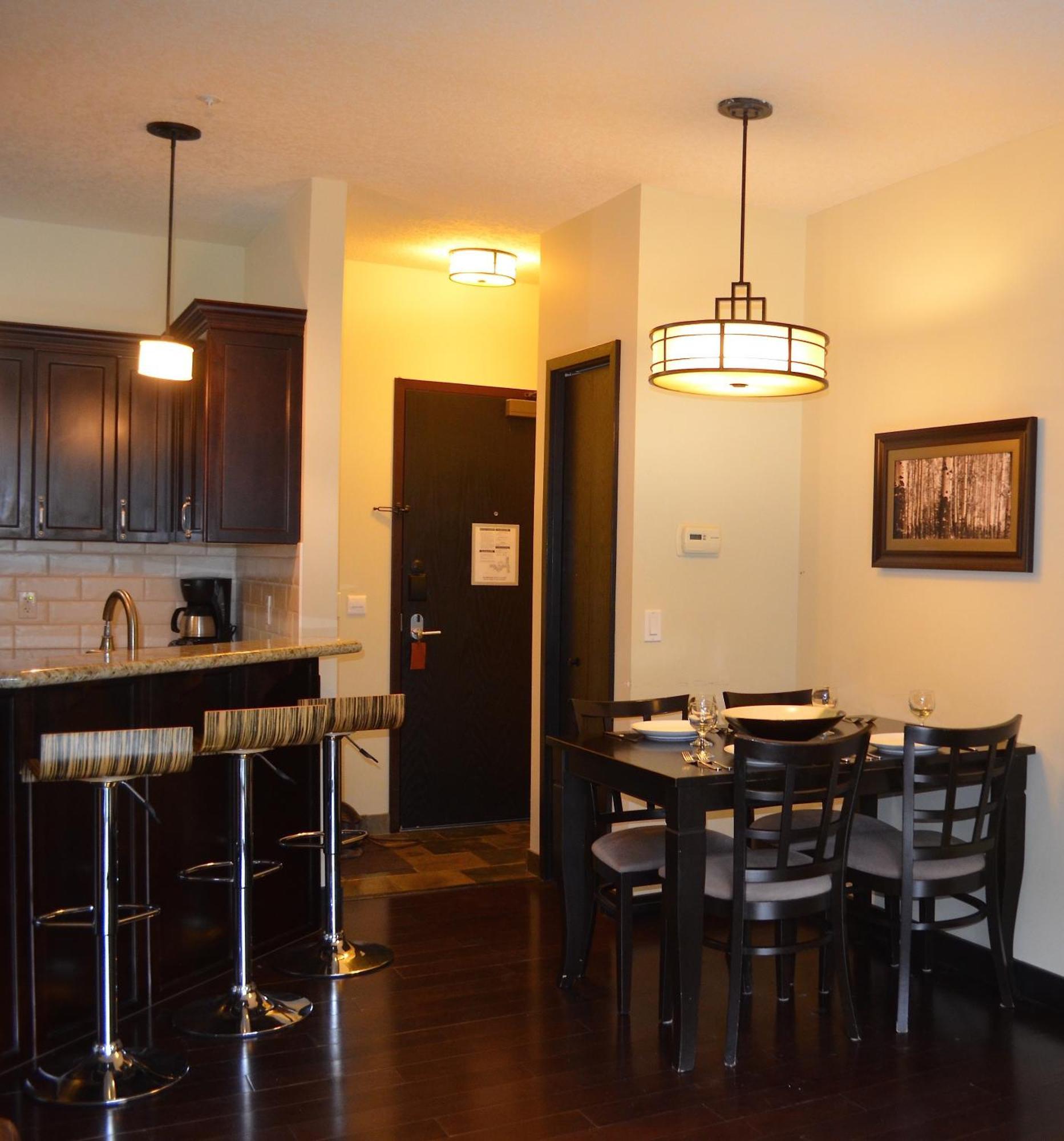 One-Bedroom Suite Mountain View