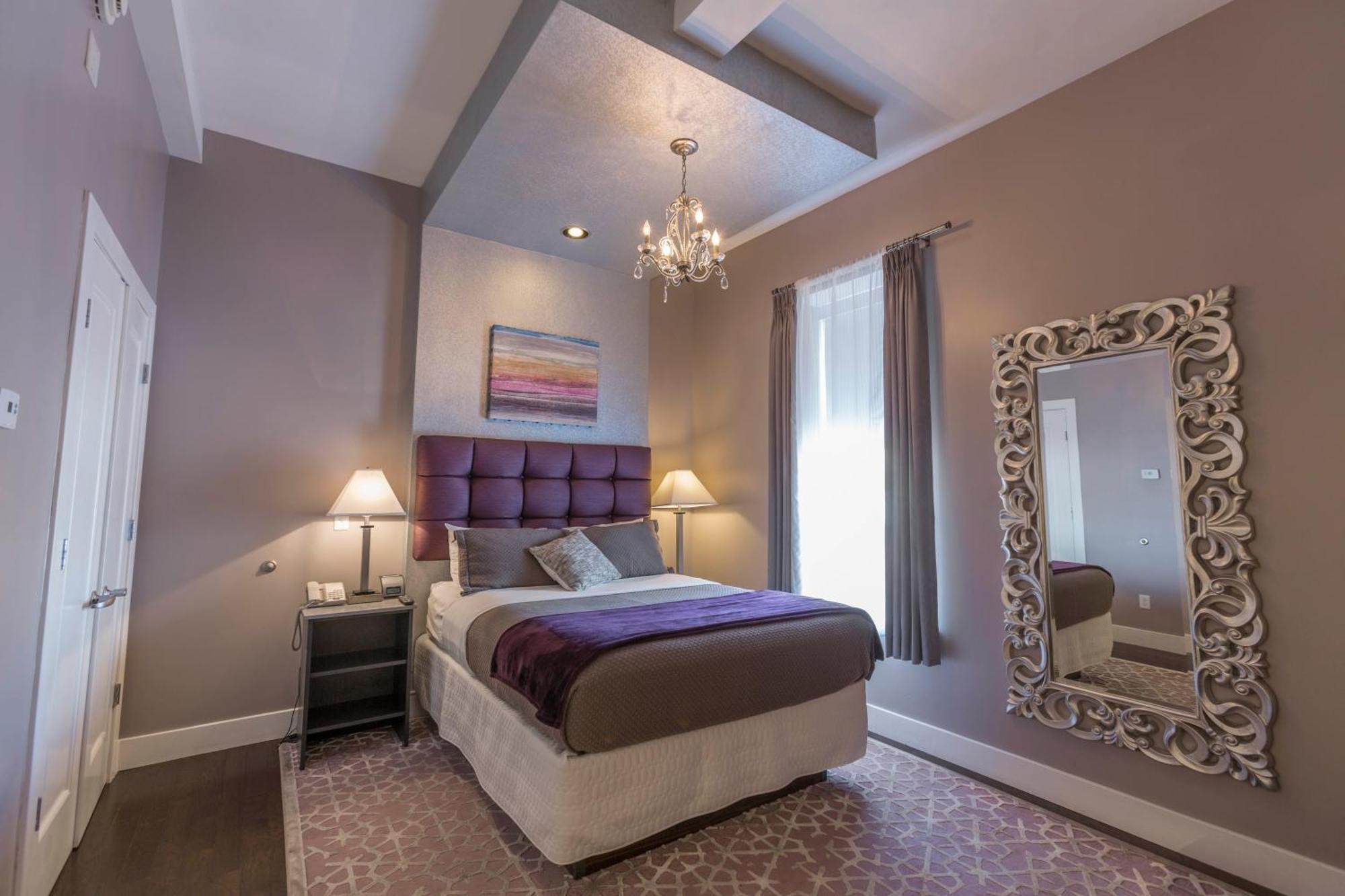 Queen Room,813430821:JPEG