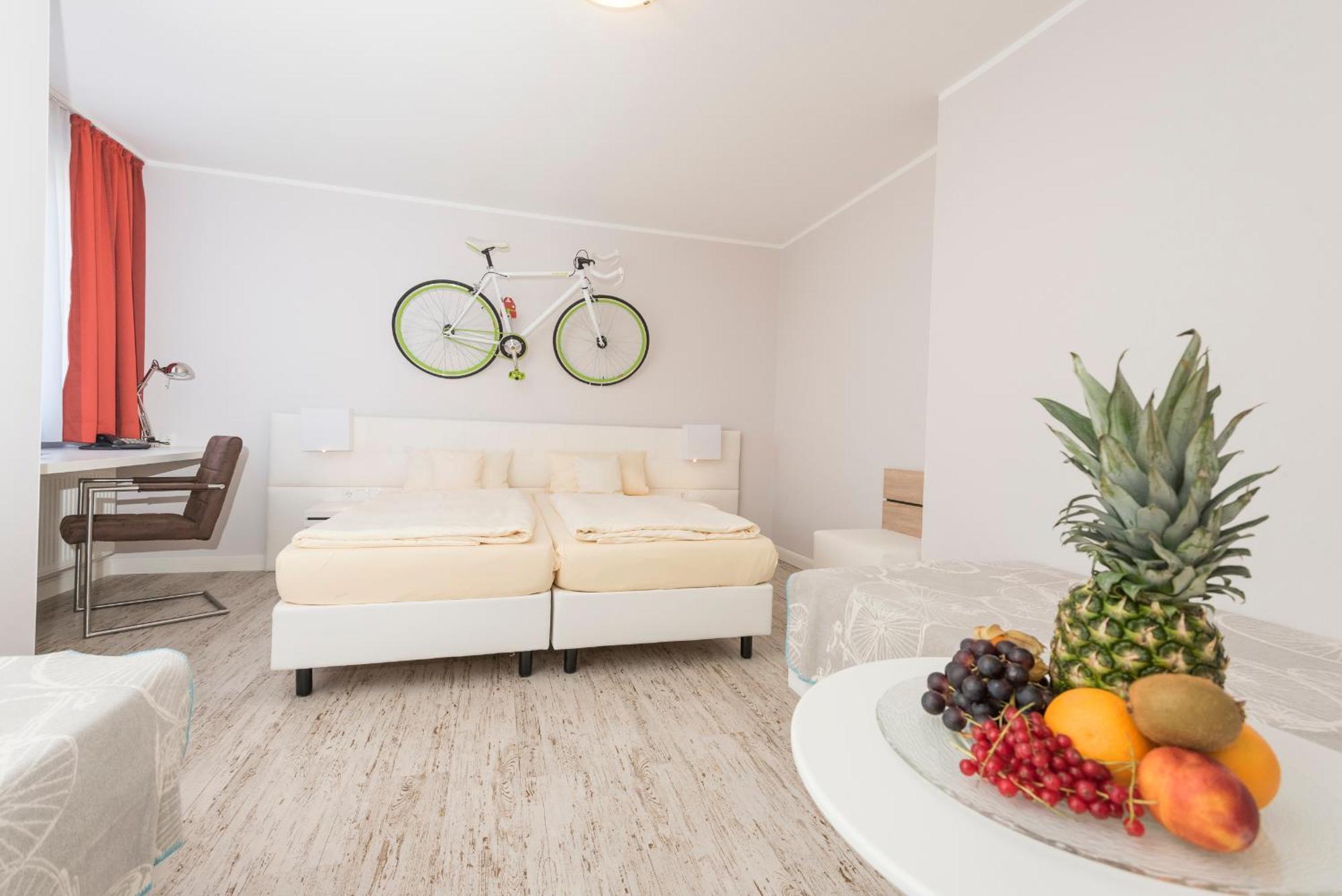 Triple Room,744389374:JPEG