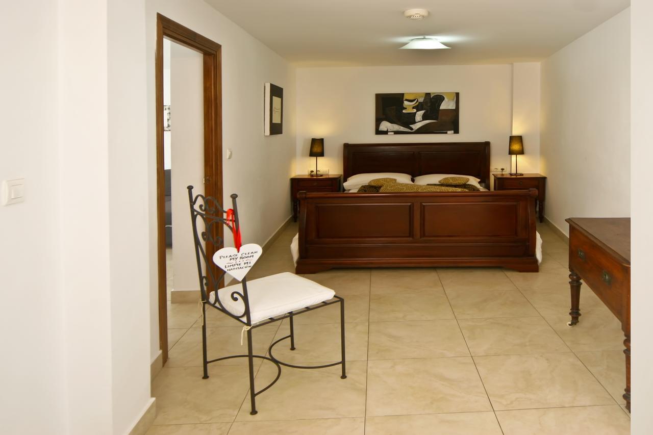 Suite Balcony,1365792254:JPEG