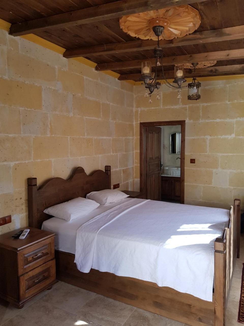 Deluxe Stone Room