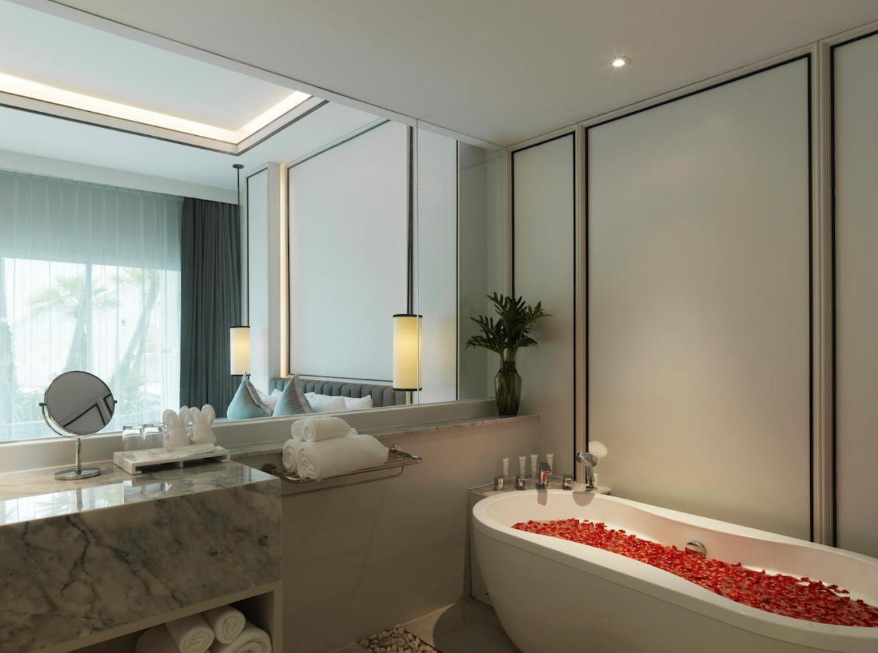 Executive Room Pool Access