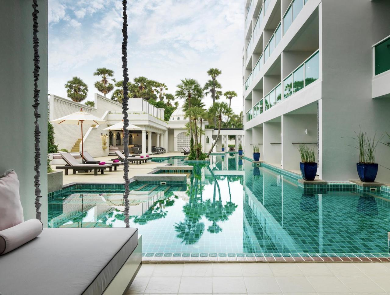 Deluxe Double Room Pool Access