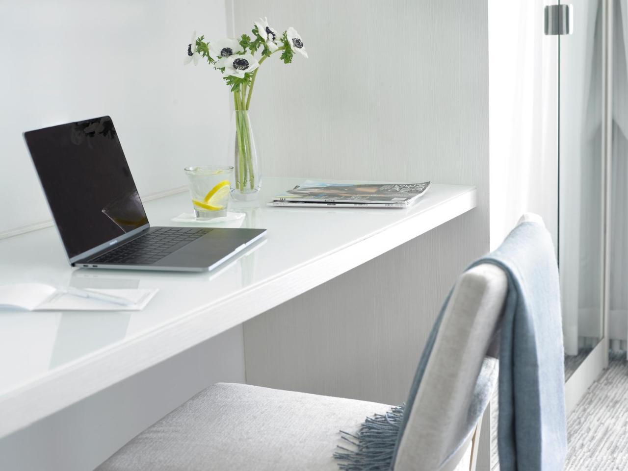 King Suite with Pool View,724755190:JPEG