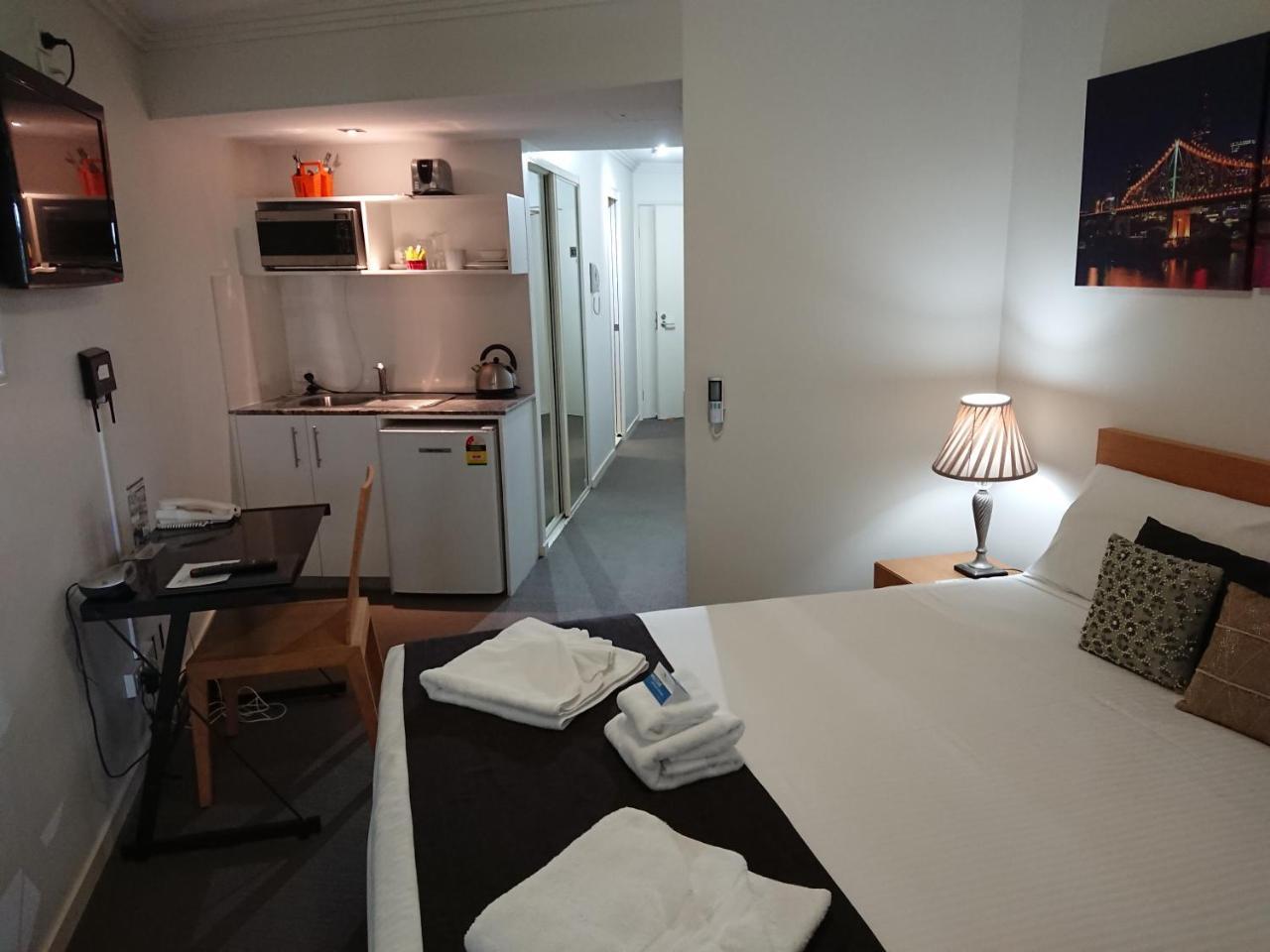 Standard Queen Room