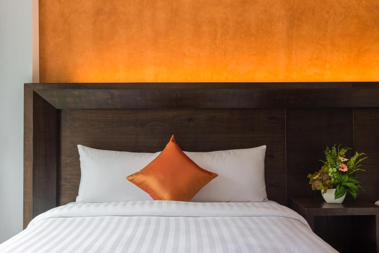 Deluxe Double or Twin Room Pool Access