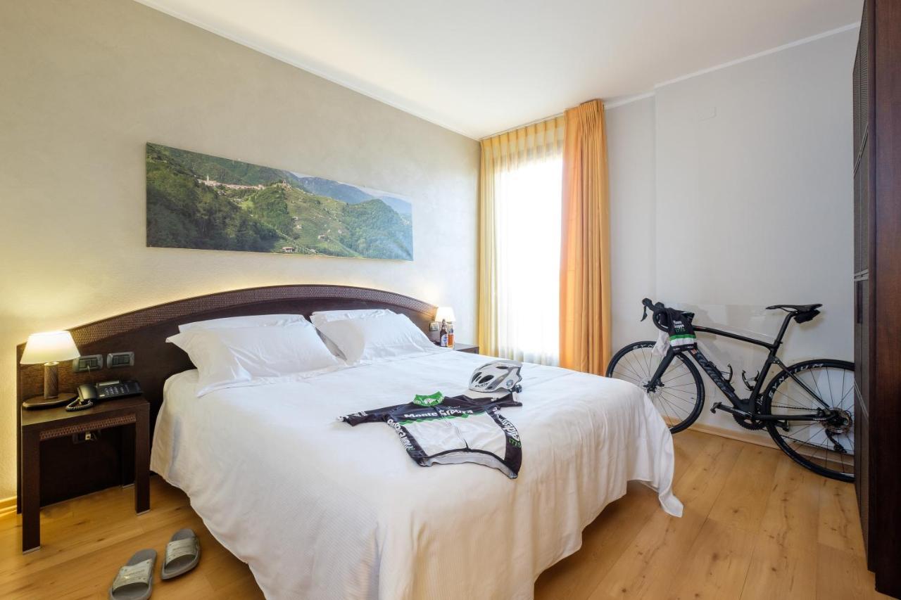 Standard Double or Twin Room,733112878:JPEG