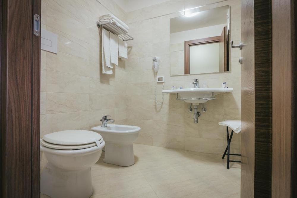 Double or Twin Room,1772893330:JPEG
