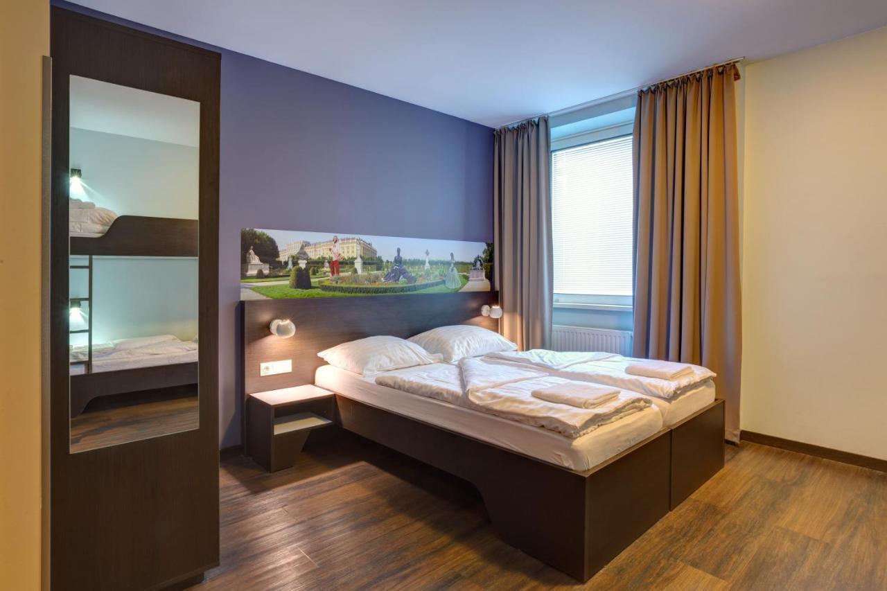 Quad Room