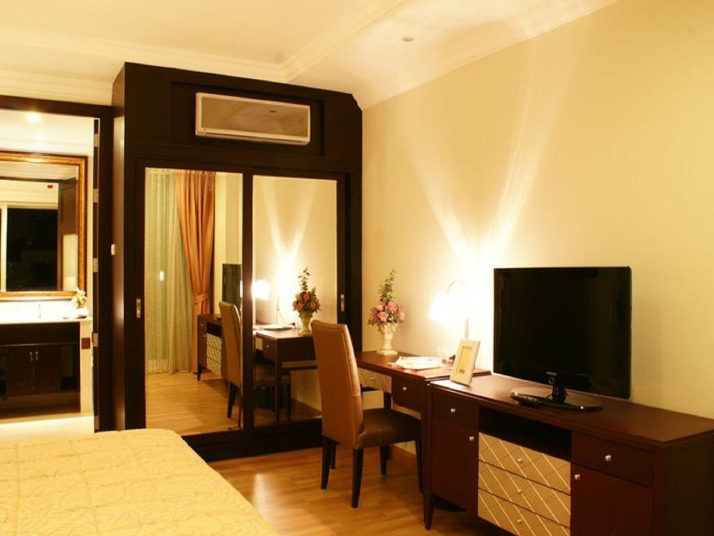Two-Bedroom Suite