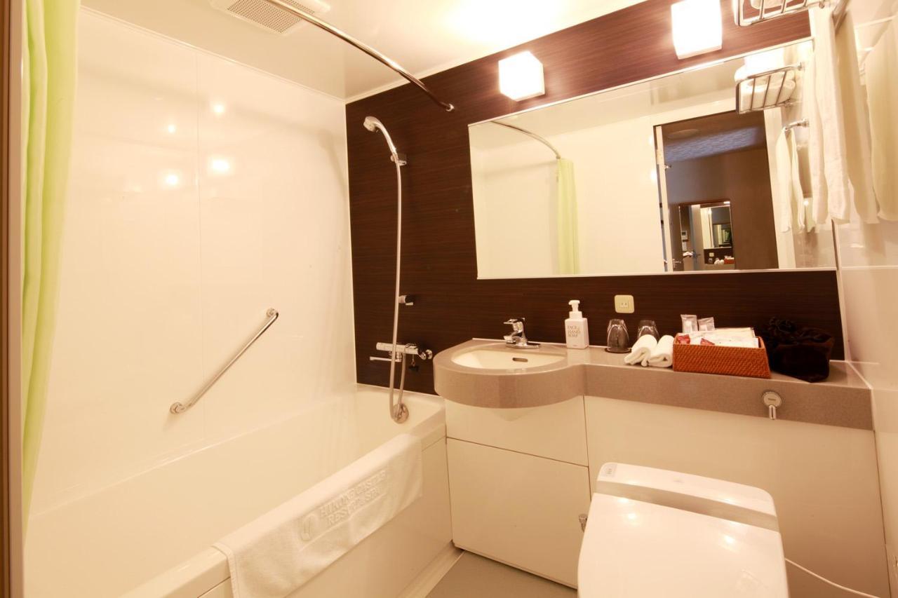 Single Room,744405301:JPEG