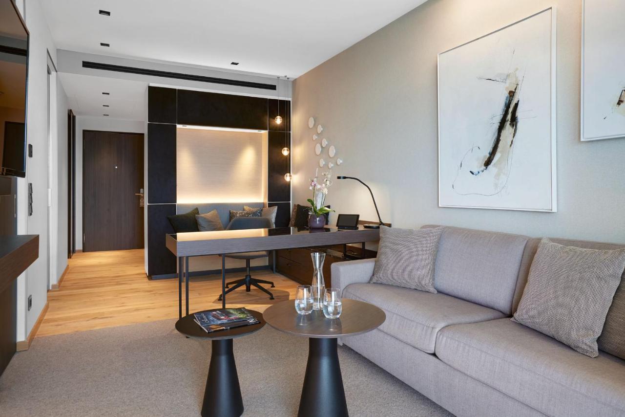 Junior Suite,744594109:JPEG