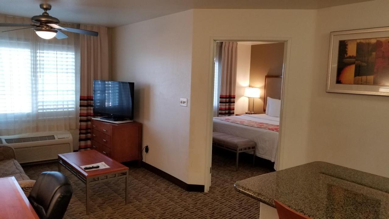 One-Bedroom King Suite Non-Smoking