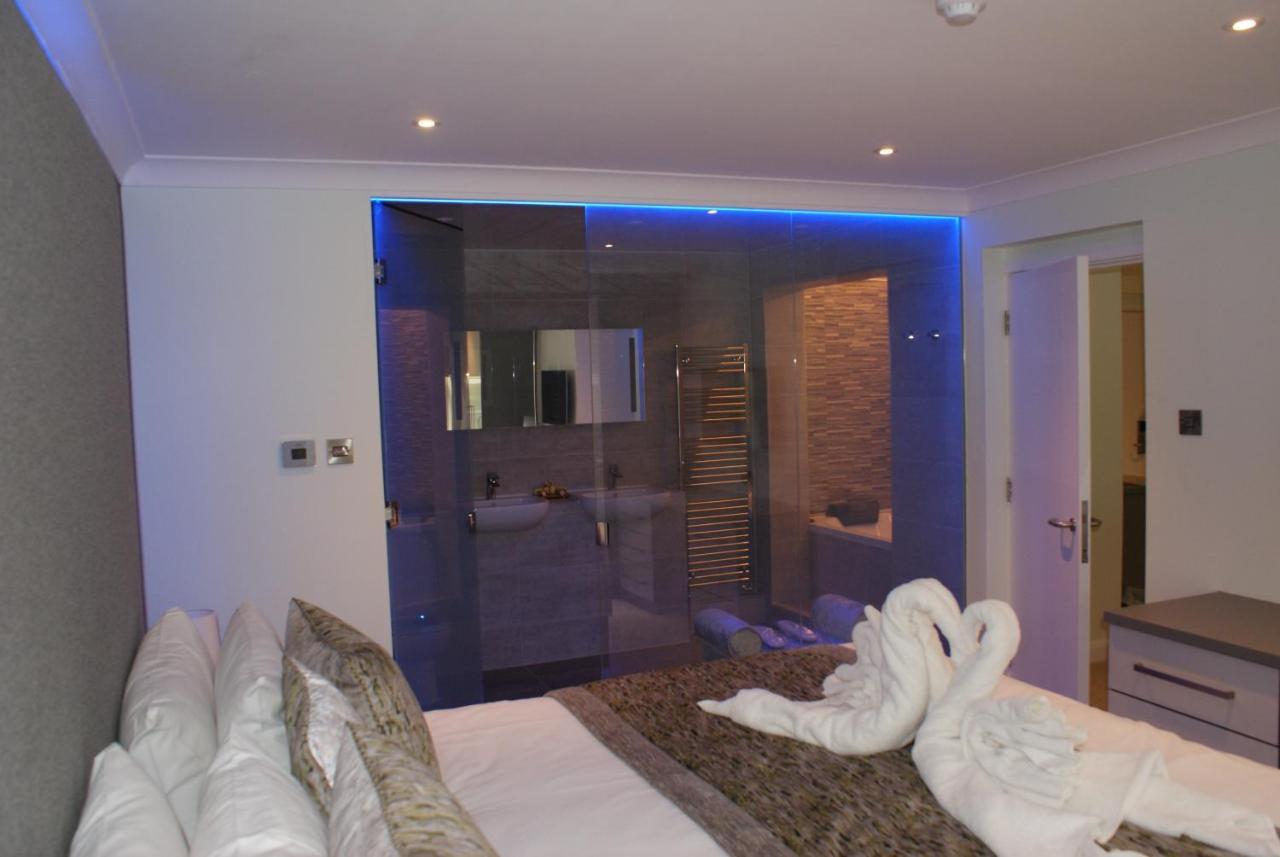 Suite,752583935:JPEG