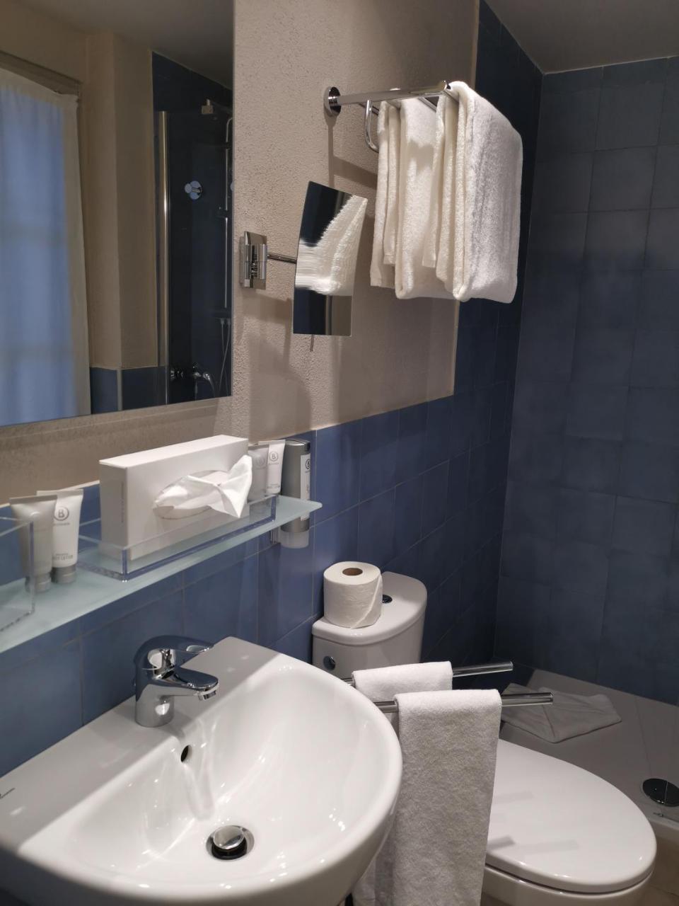 Double Room with Balcony,807065148:JPEG