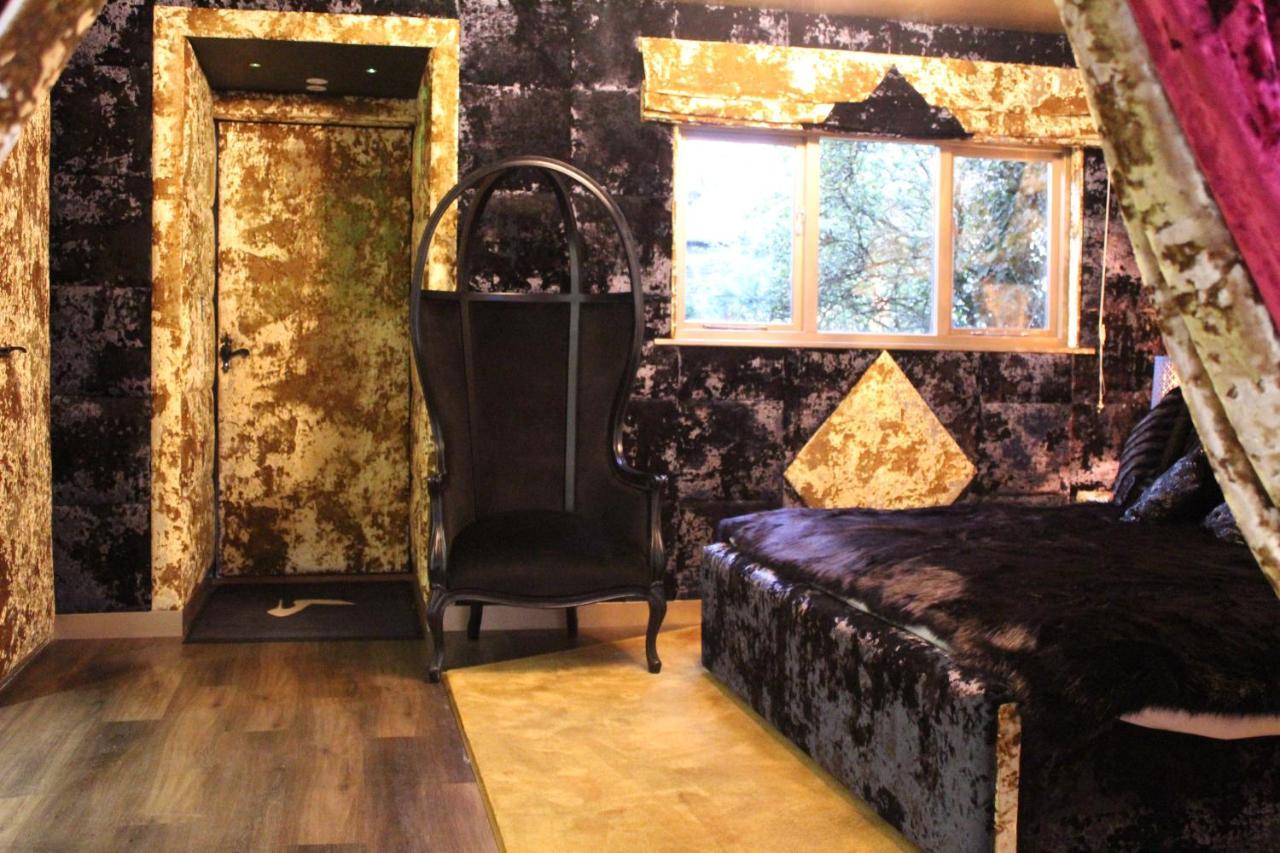 Suite with Hot Tub,758615956:JPEG