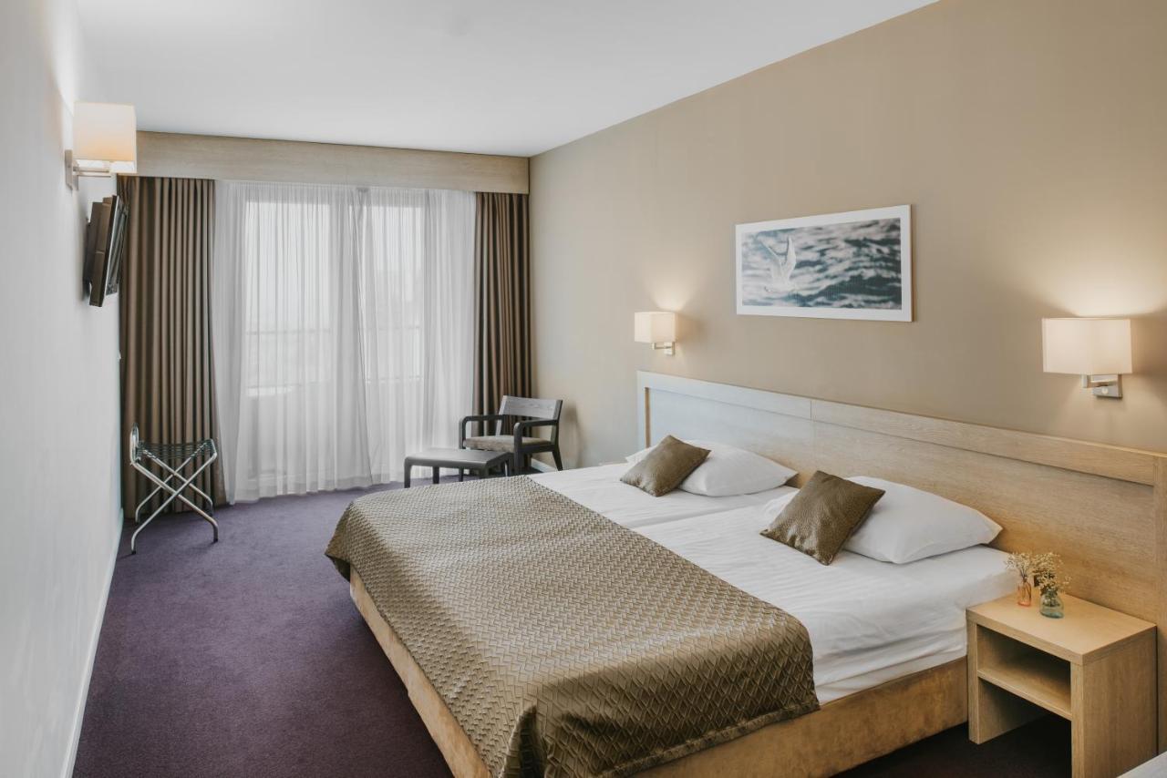 Standard Double or Twin Room Half Board,758700616:JPEG