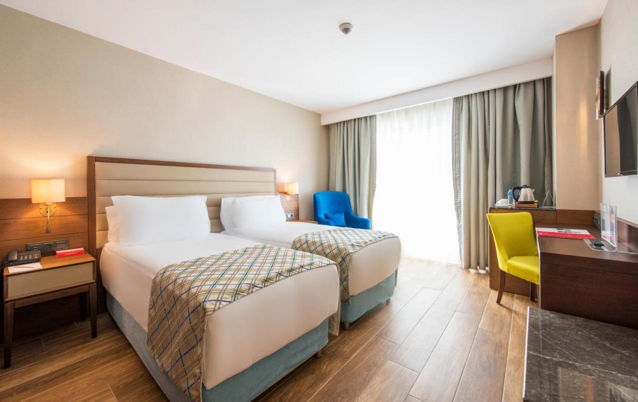 Deluxe Room with City View