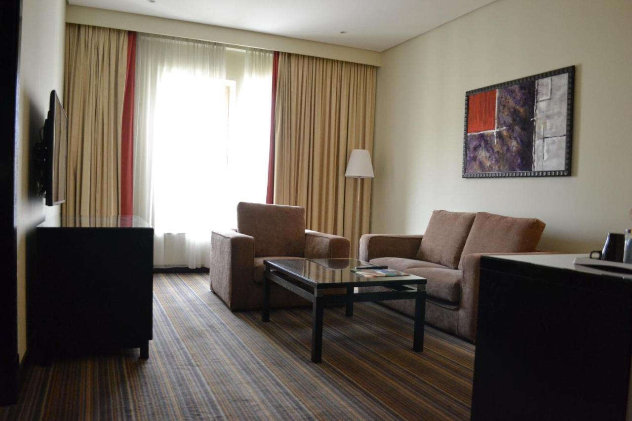 Suite One Bedroom - Traditional,766176688:JPEG