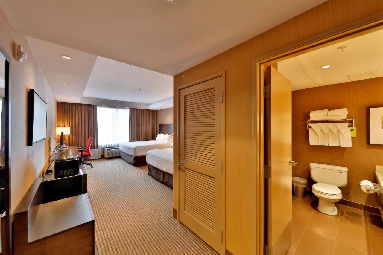 King Room with Two King Beds - Non-Smoking