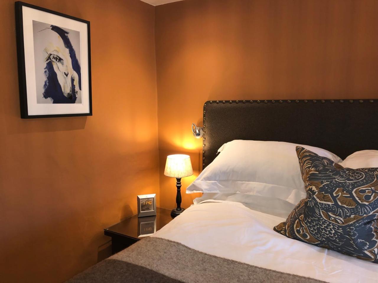 Deluxe Double Room with Bath,1124904189:JPEG