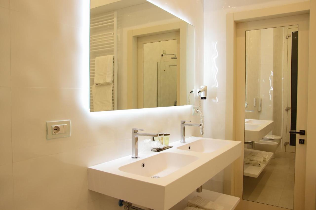 Junior Suite Spa Bath