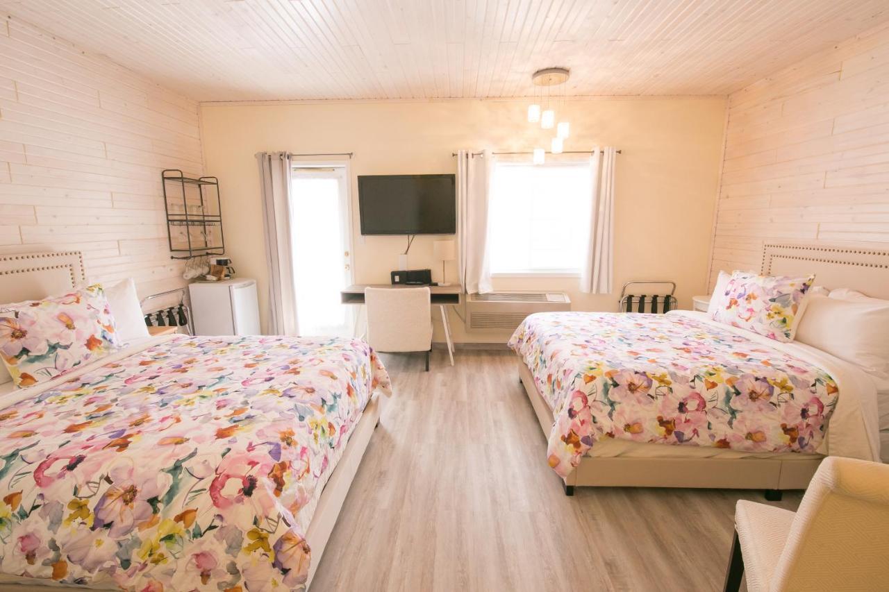 Queen Room with Two Queen Beds - Adults Only