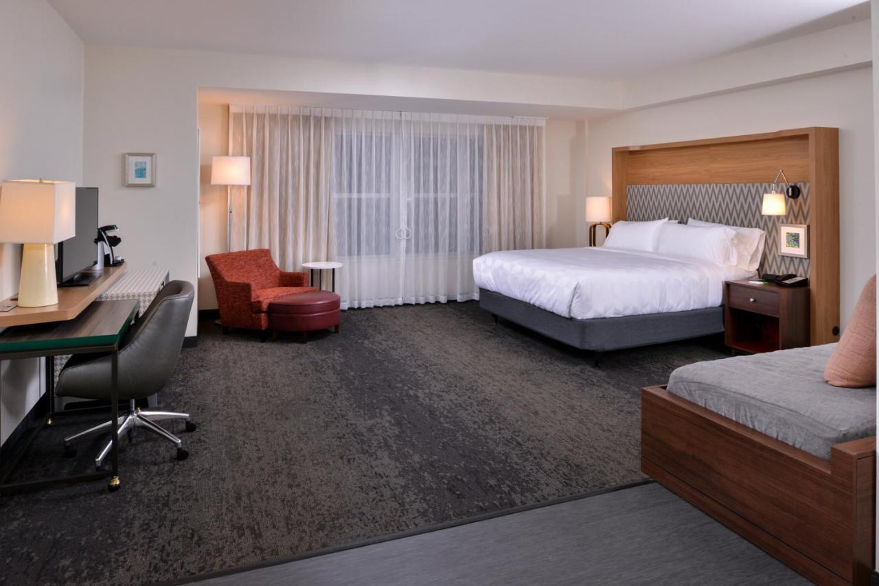 One-Bedroom Suite,1284222217:JPEG