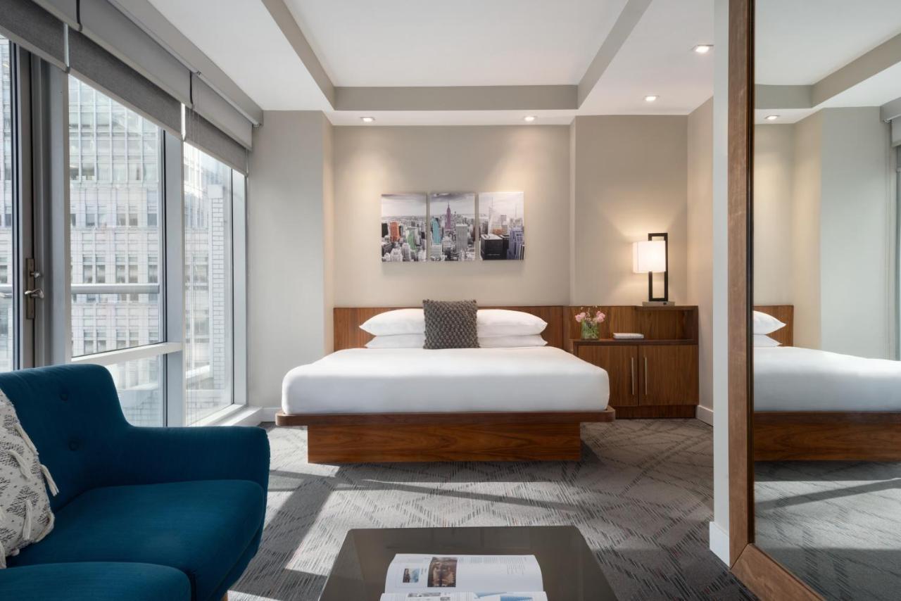 Suite,776315485:JPEG