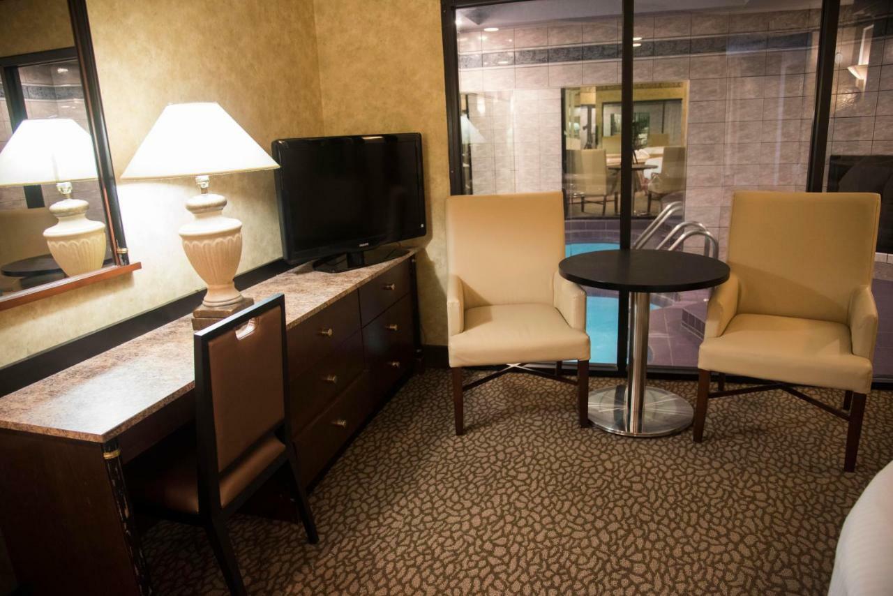 Diana's Oasis Suite
