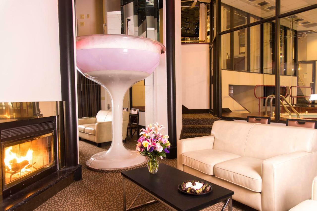Champagne Tower Suite