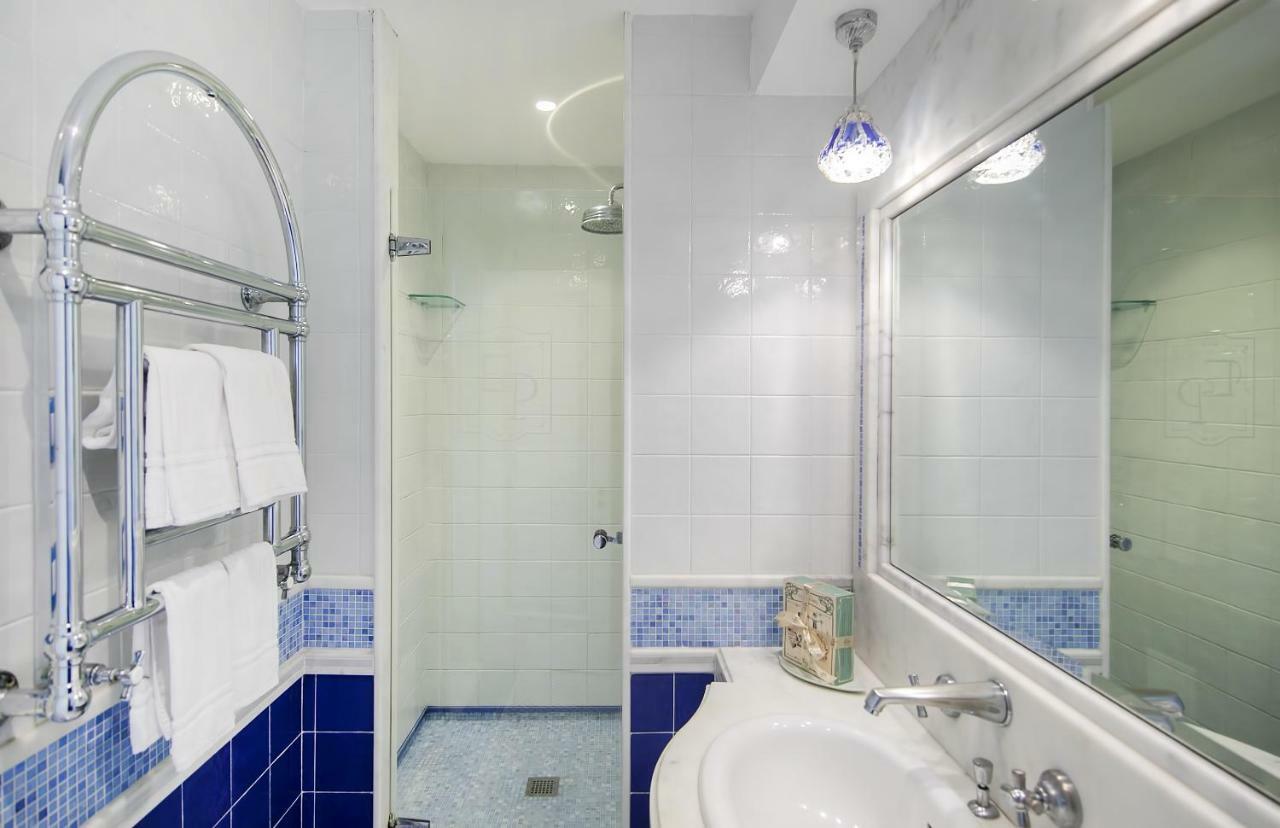 Deluxe Double or Twin Room Garden View