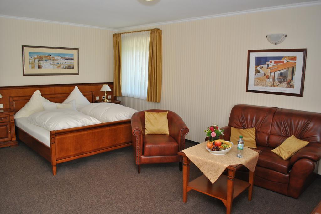 Studio,342753310:JPEG