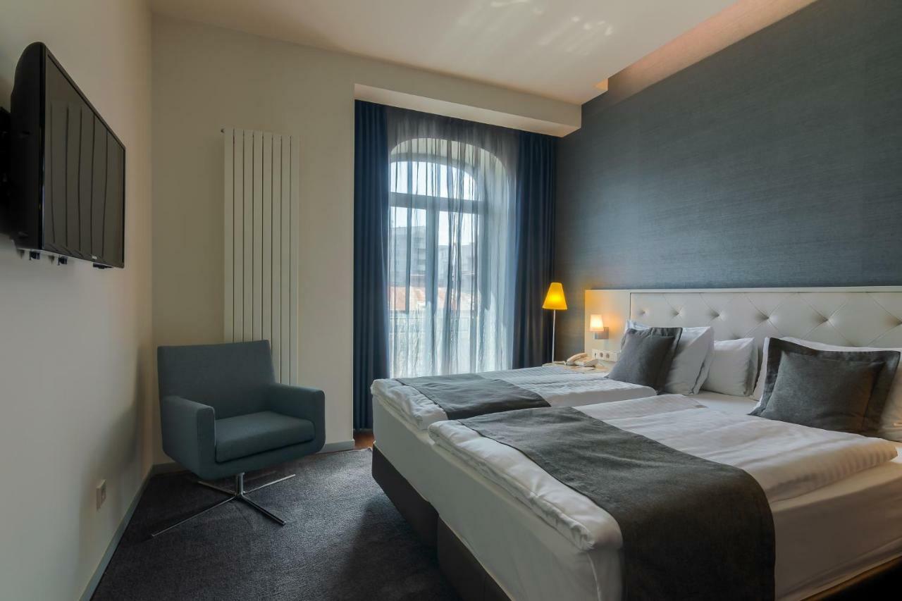 Executive Suite King bed