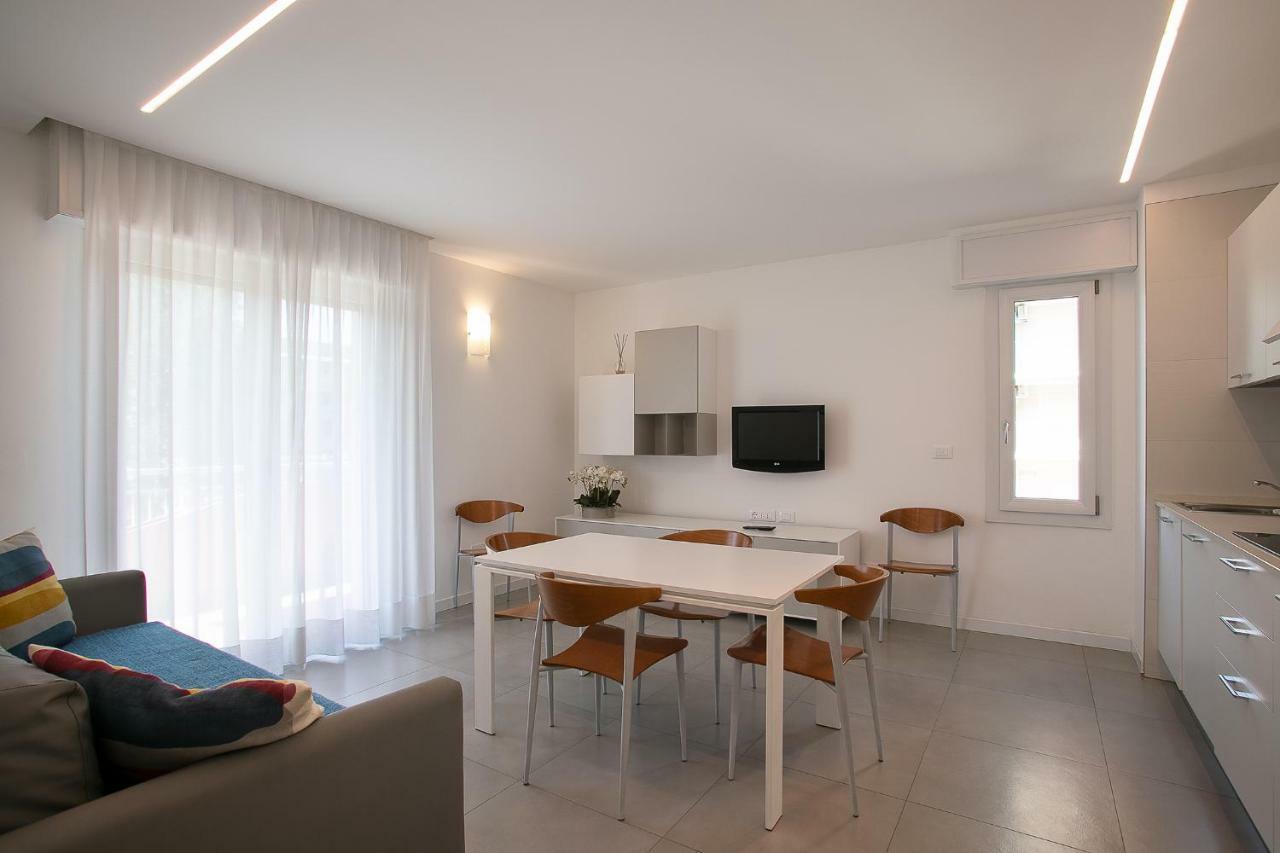 Two-Bedroom Apartment,799629318:JPEG