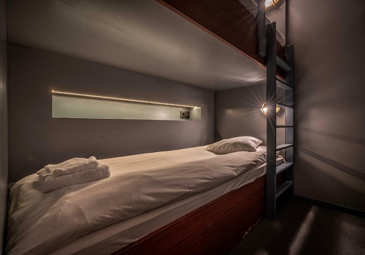 Family Room without Window,800035665:JPEG