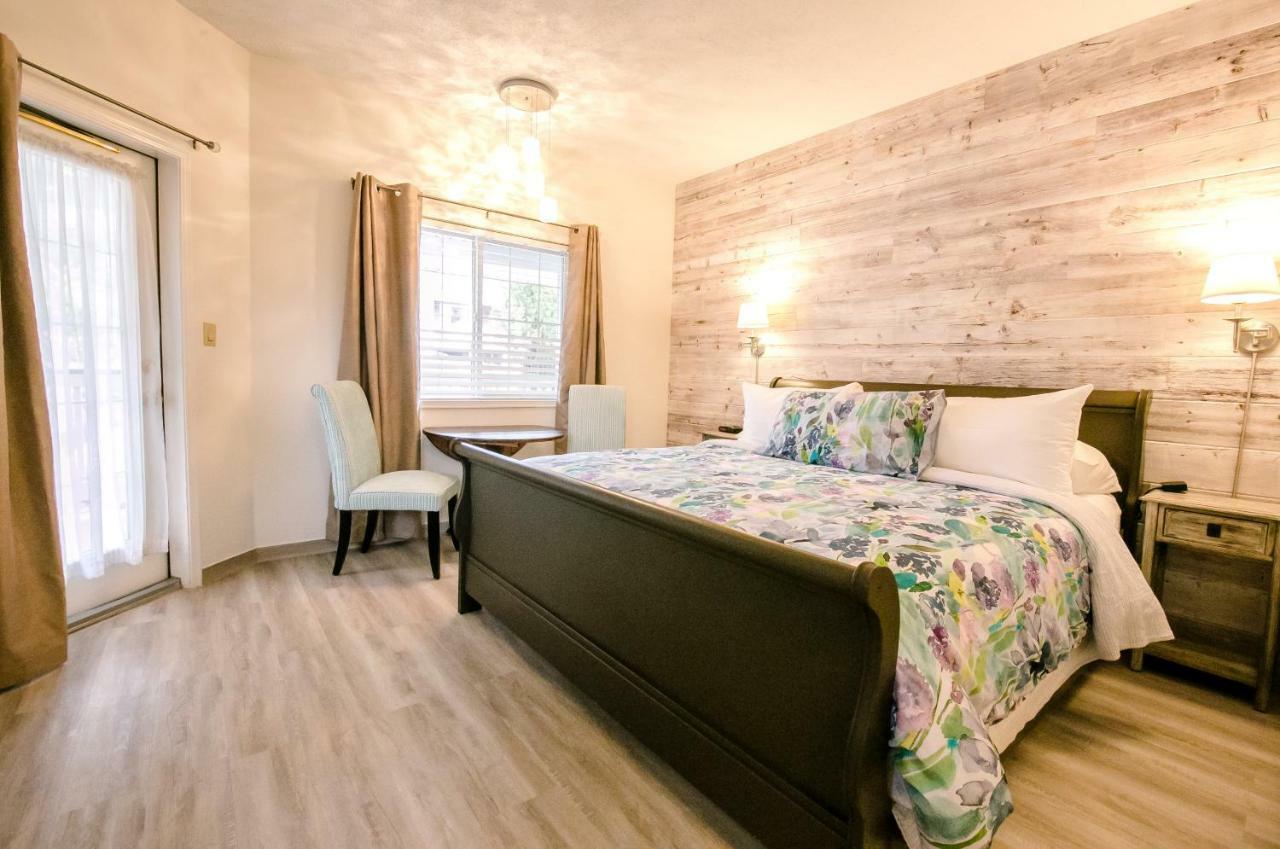 Superior King Room - Adults Only,1097081418:JPEG