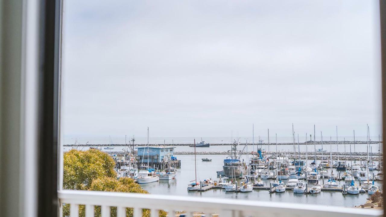 Deluxe King Room Harbor View