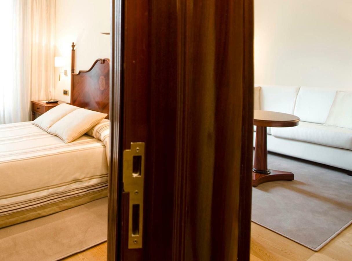 Classic Room,1207844686:JPEG